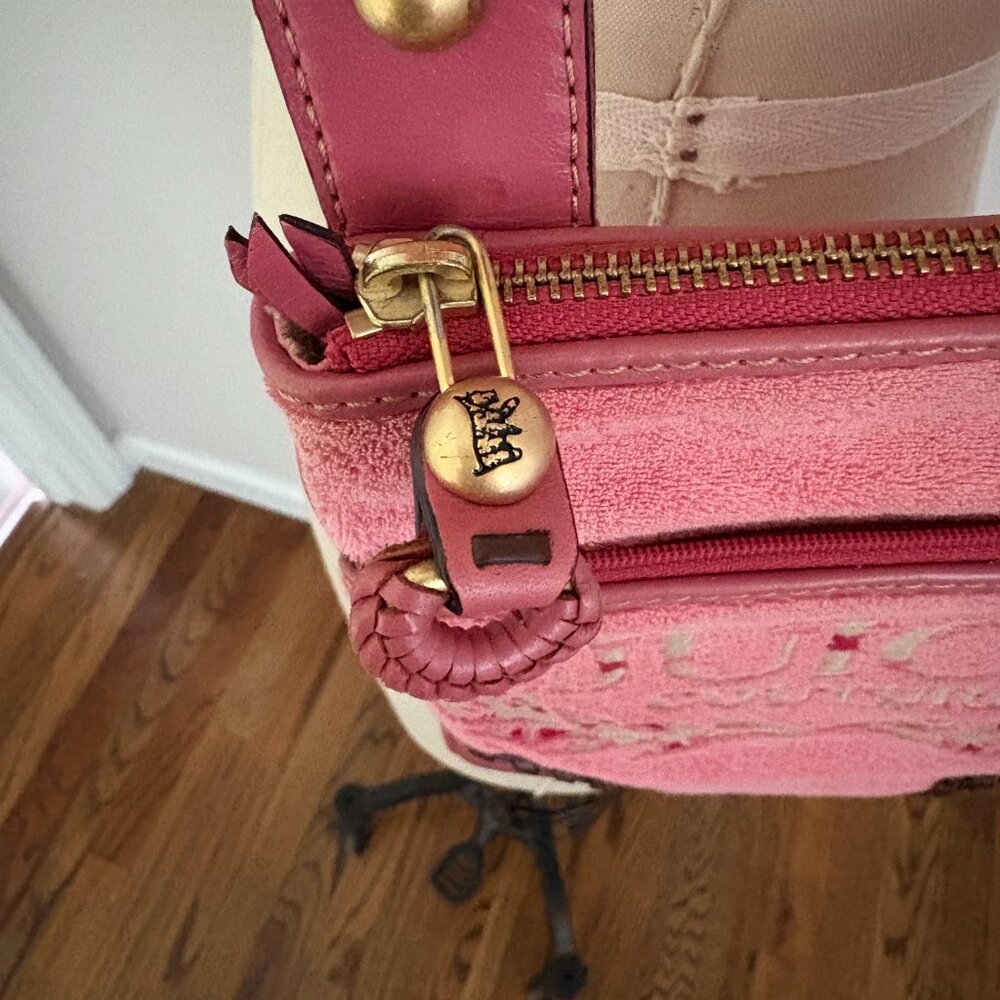 Vintage Juicy Couture Purse Crossbody Bag Terry Cloth Pink Barbiecore Y2K - Picture 3 of 10